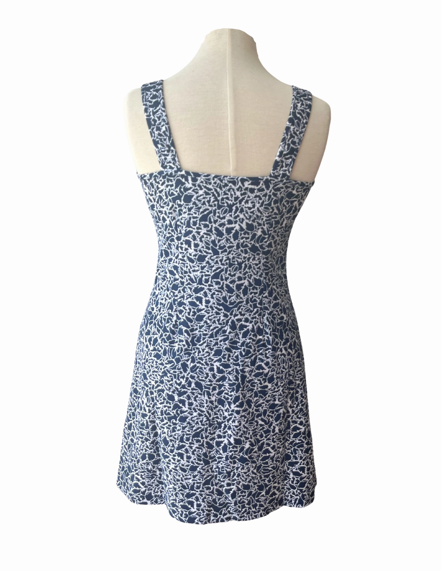Polished Appearance Bali Tank Dress Variegated Leaves Navy/White