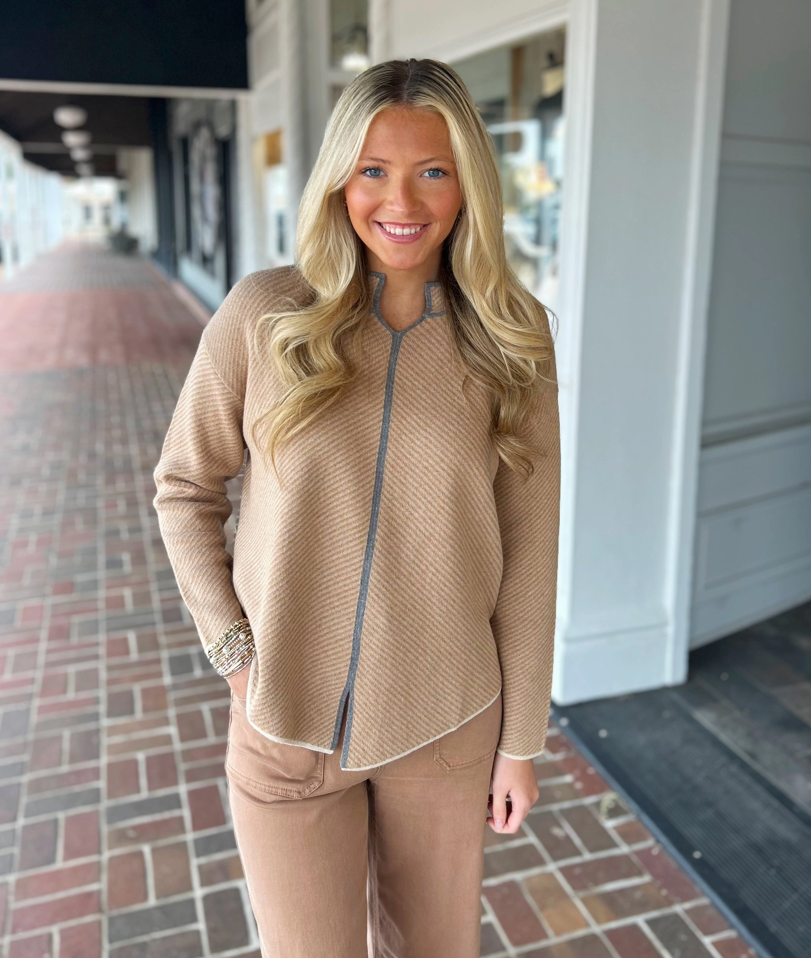 Neru Collar Sweater in Camel Soft Blended Fabric