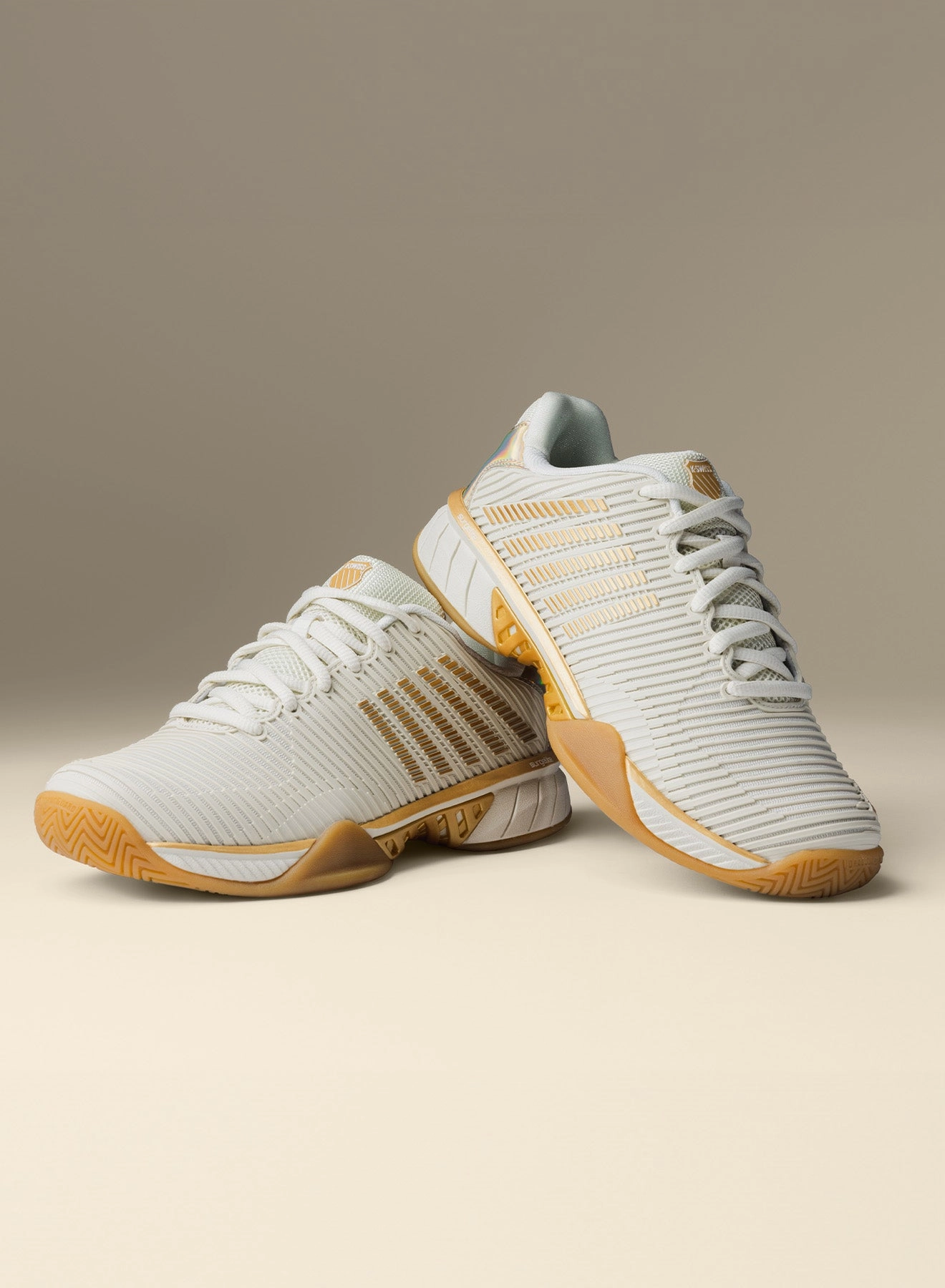 HYPERCOURT EXPRESS 2 X LIL BONE Wrinkle resistant fabric NeutralPalette