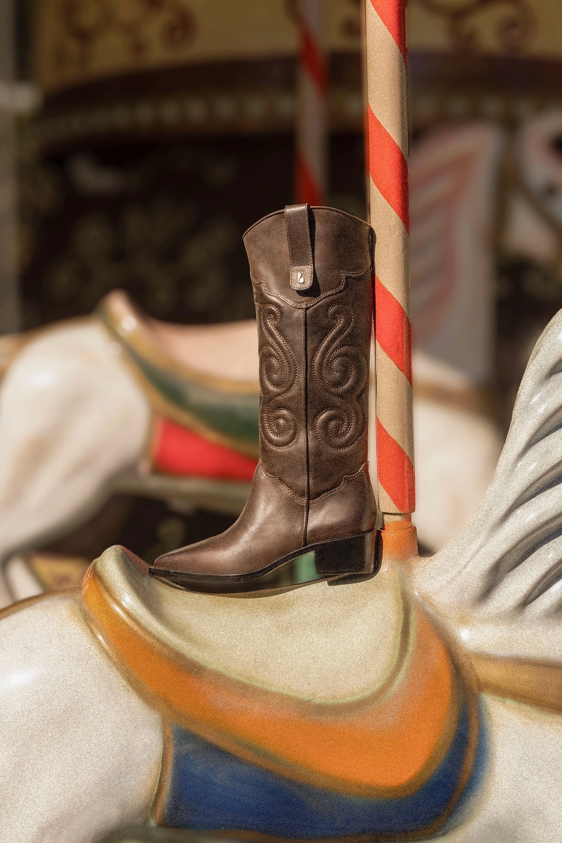 Posture aid heel cup Paloma Boot In Brown Shadow Leather