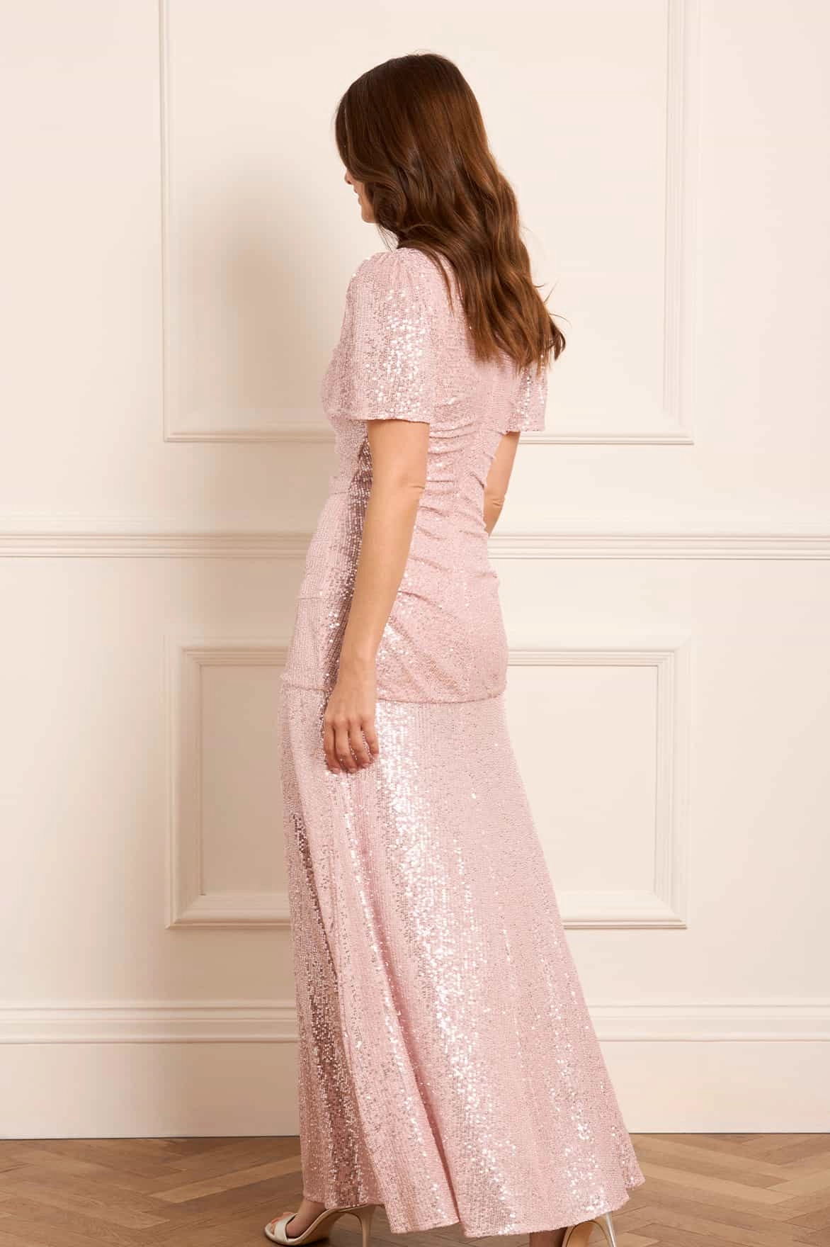 Modern-style Autumn-Season Valentina Round Neck Gown