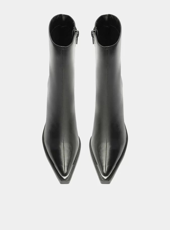 Peyton Leather Block Boot Seamless Comfort Trail Runner Feather Light Morning Walk