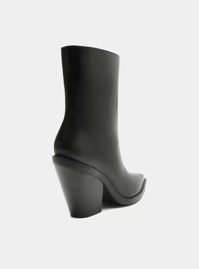 Tough Weather Adjustable Gusset Design Peyton Leather Block Boot