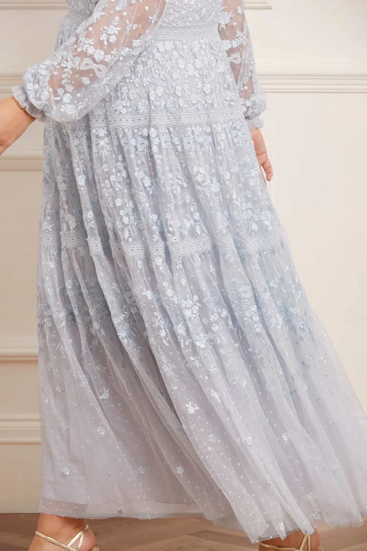 Light and Comfortable Wear Celestia Ribbon Ankle Gown