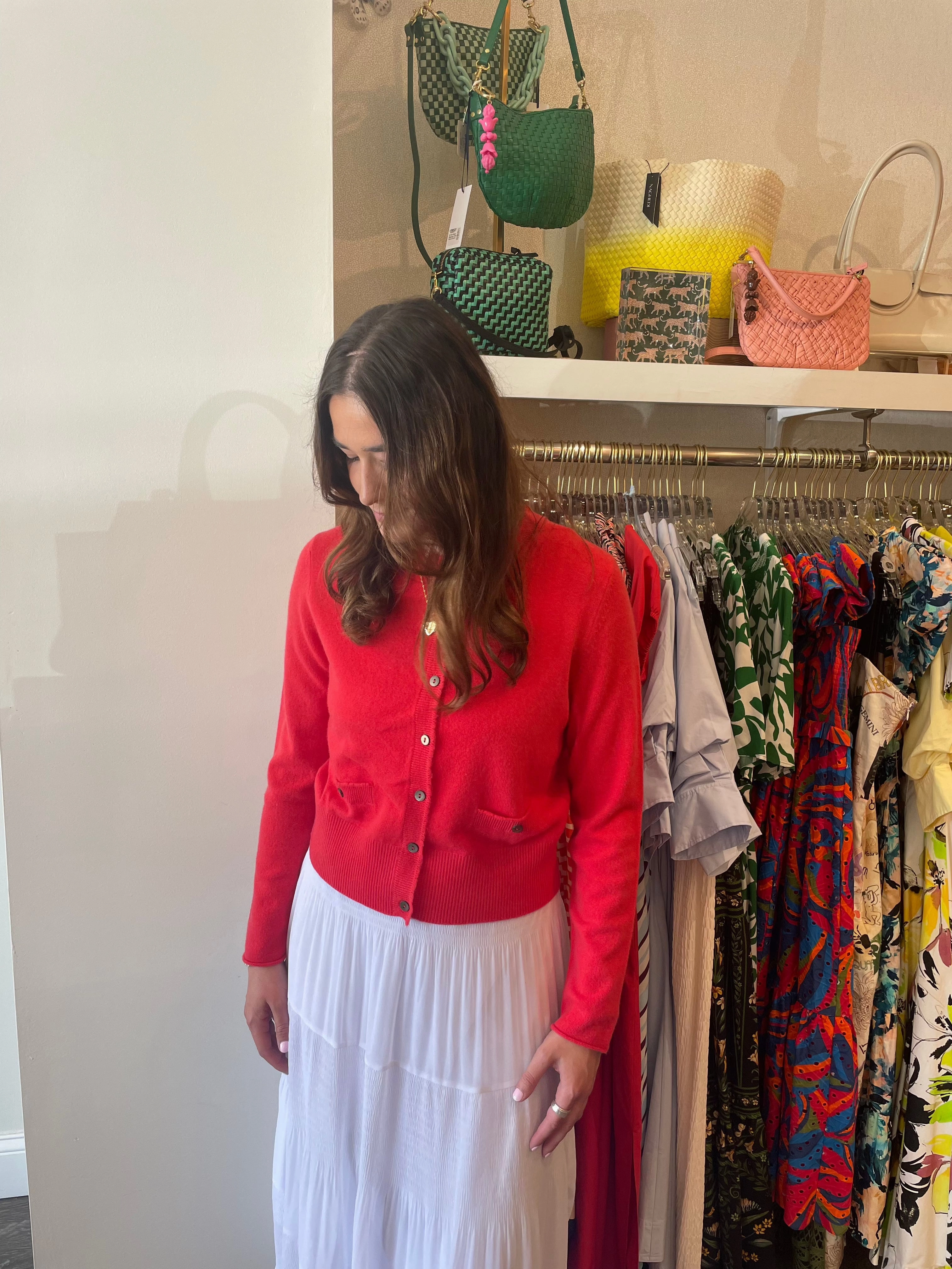 Tagless Neckline Design LowProfile Zipper Round Neck Buttoned Cashmere Cardigan Chili