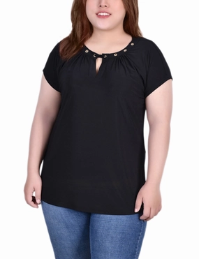 Antistatic Active Tee Plus Size Short Sleeve Grommet Top With Keyhole