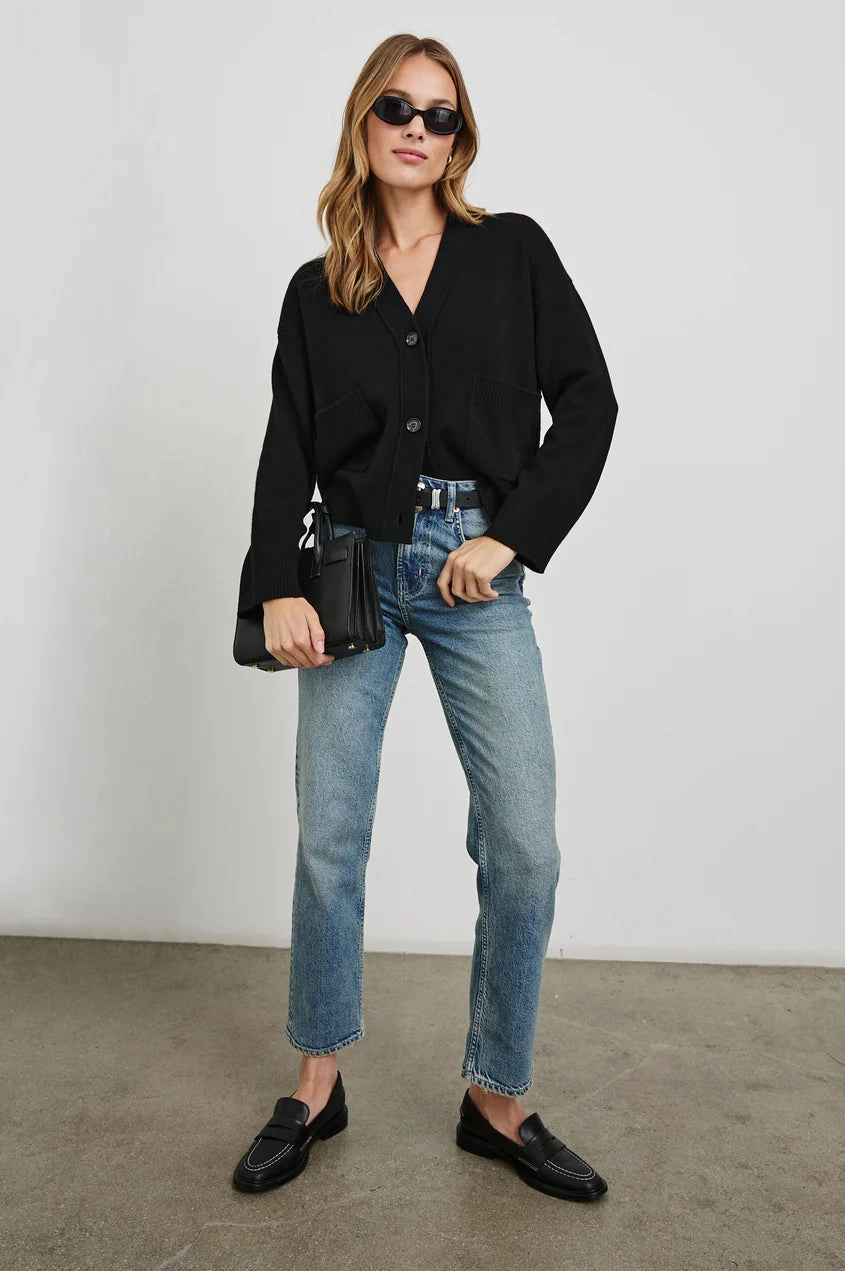 LowMaintenanceMaterial Lindi Black