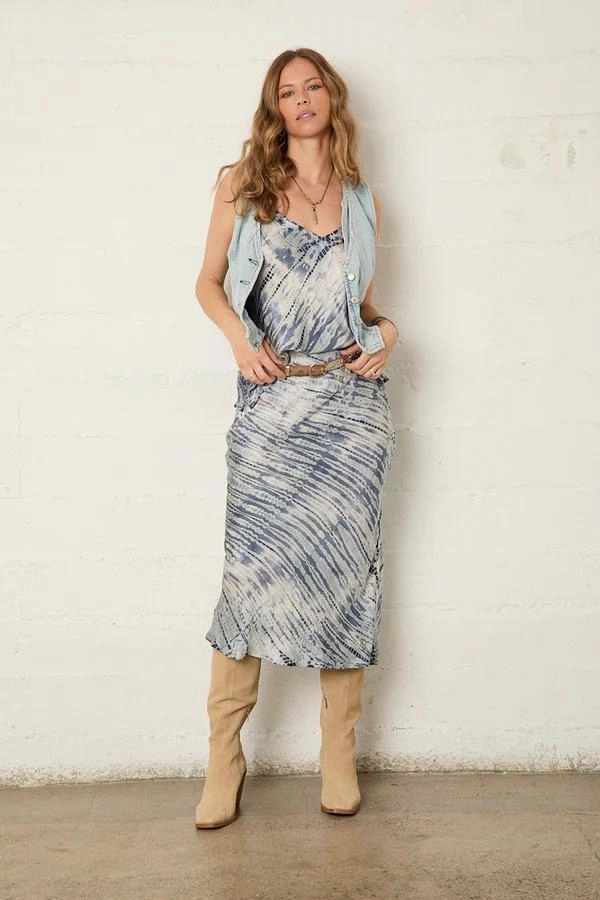 Clean Mood Diagonal Slit River   Sky Ariel Bias Skirt