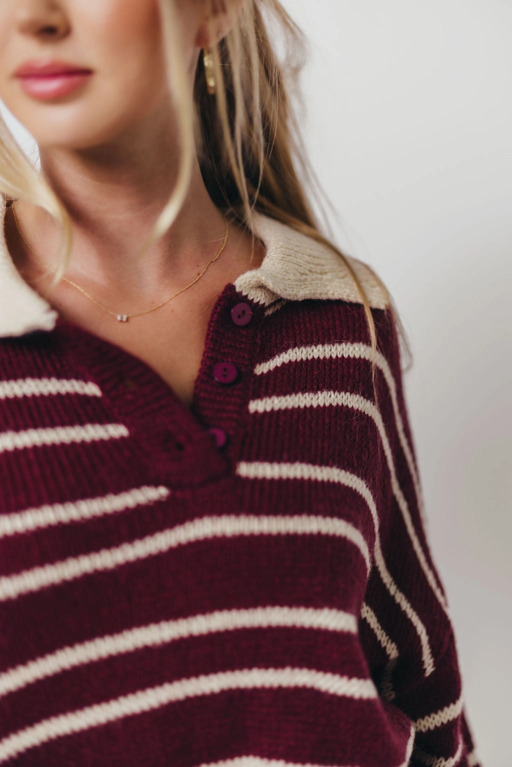 AntiSnagYarnProcessing NonRestrictiveCut Rochelle Stripe Sweater with Contrast Collar in Burgundy