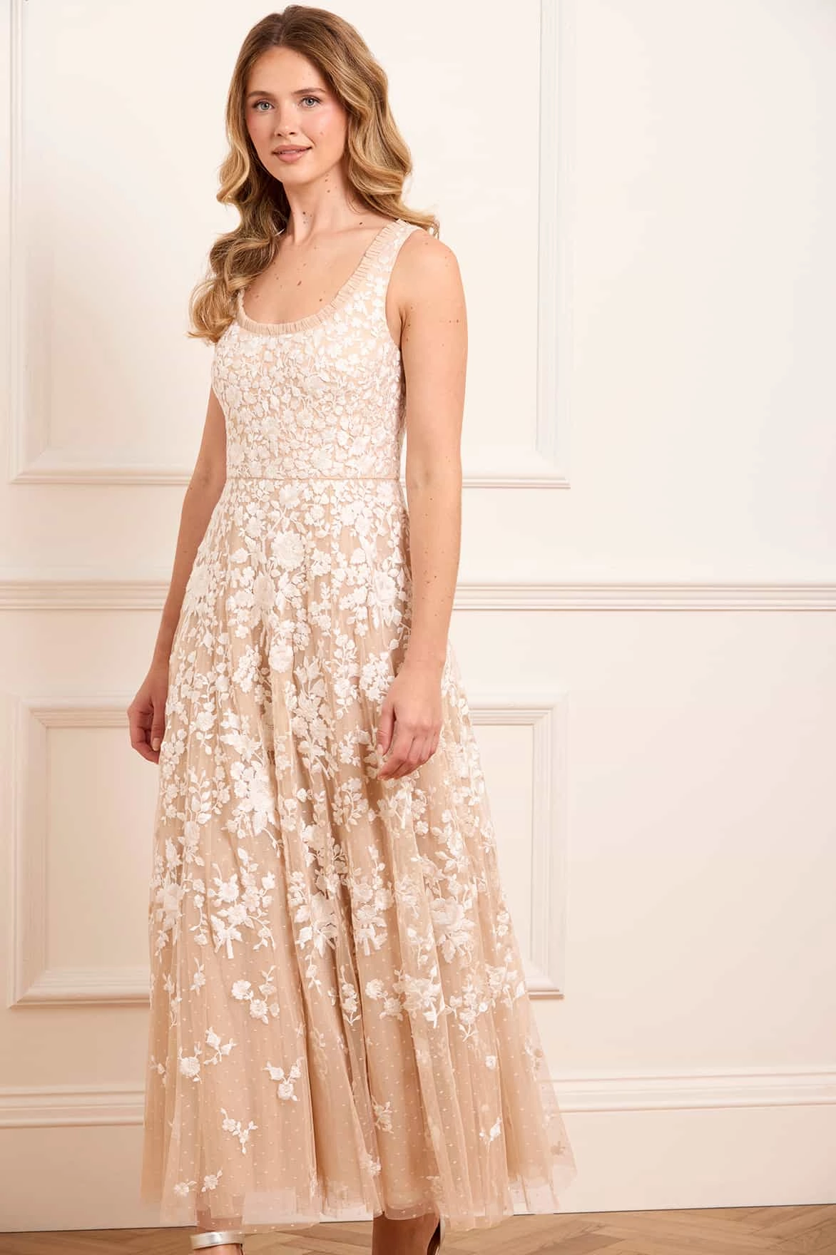 Sculpted Detail Rosa Scoop Neck Ankle Gown