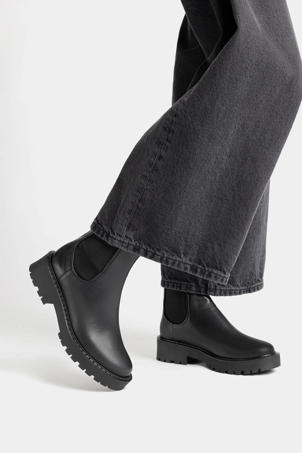 Sancha Boot In Black Leather Teen Edge Year long