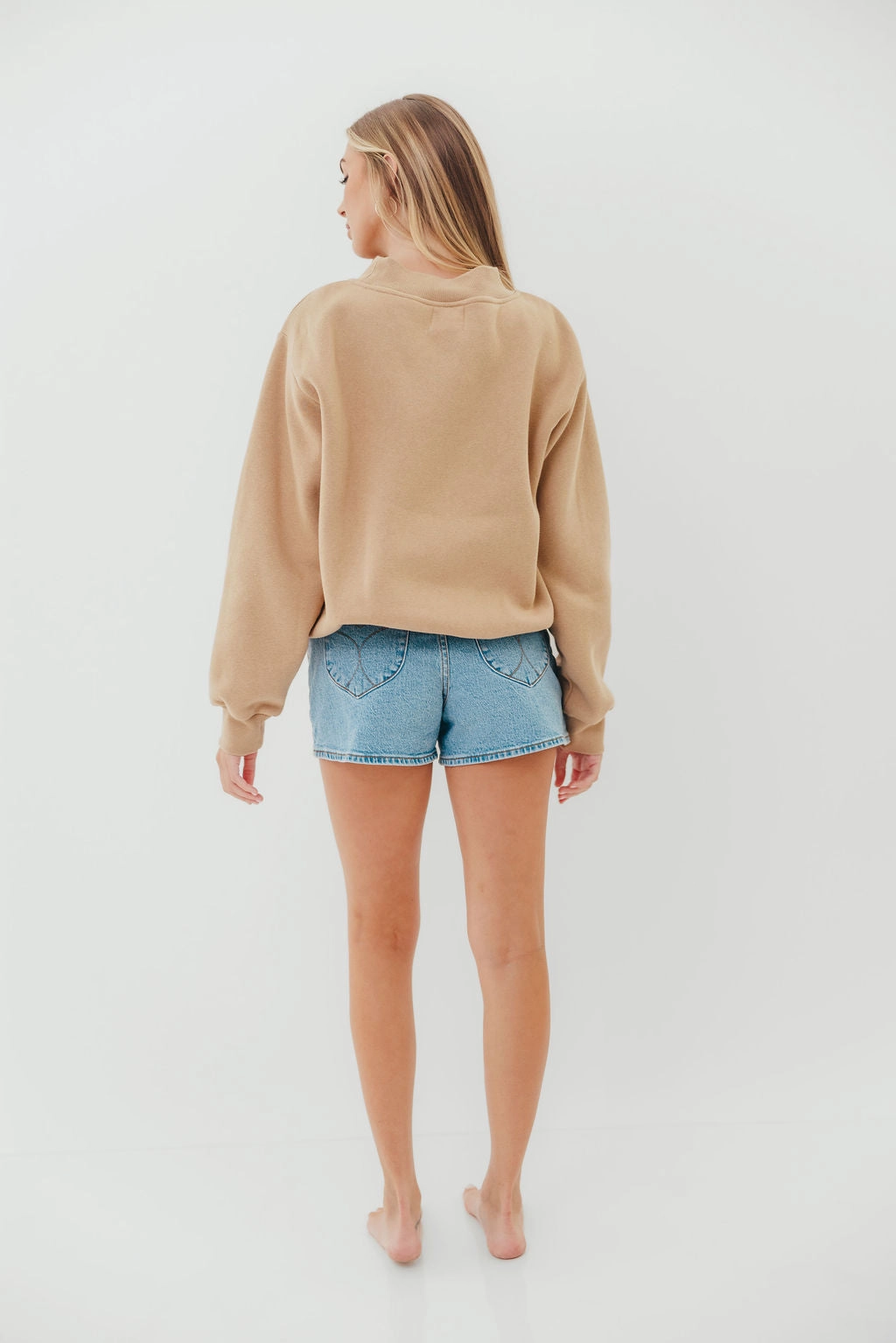 Fitted Design BreathableMeshPanels Scout Wide Neck Fleece Sweatshirt in Tan