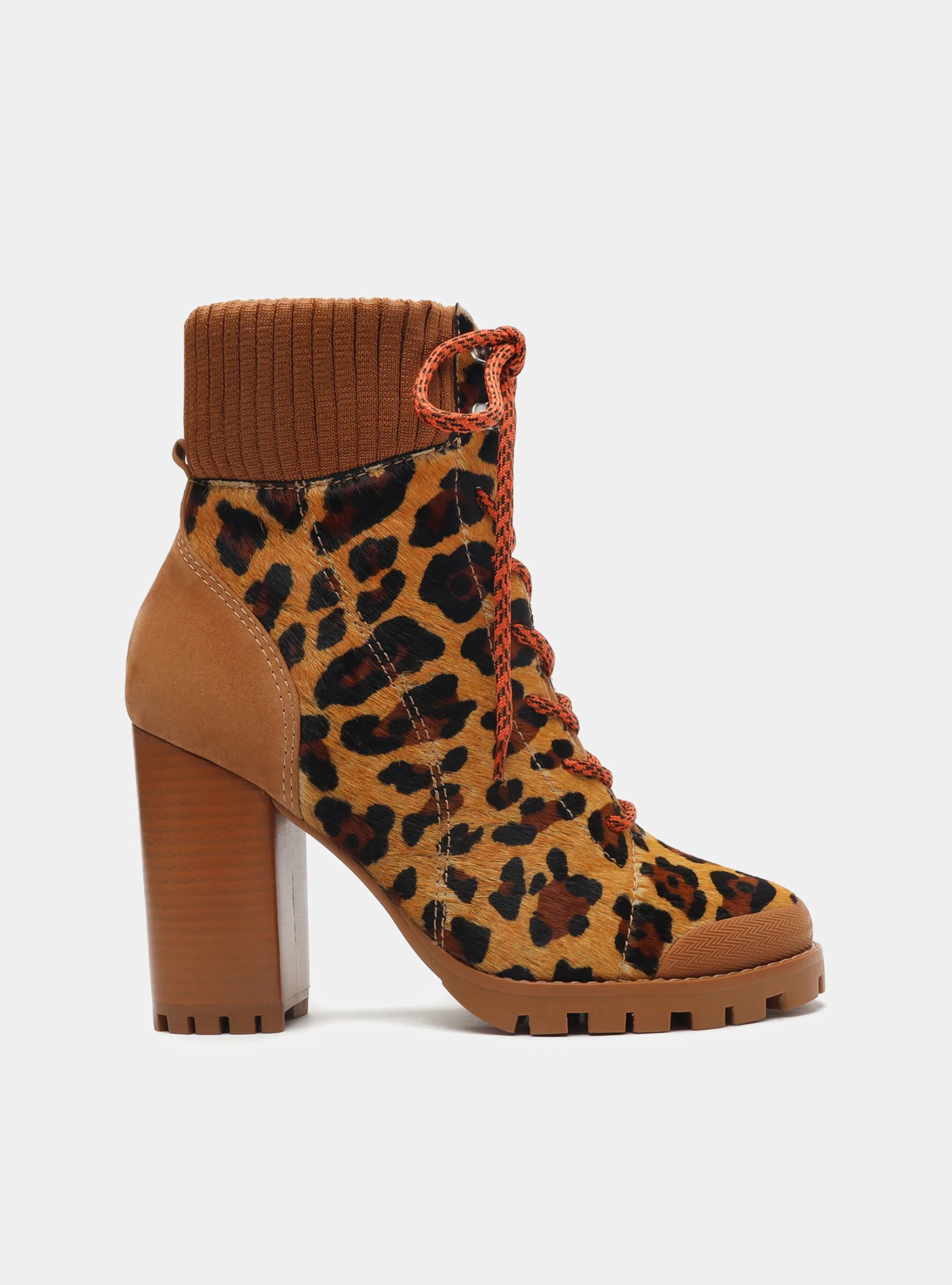 Outdoor Explore Lizza Leather Bootie