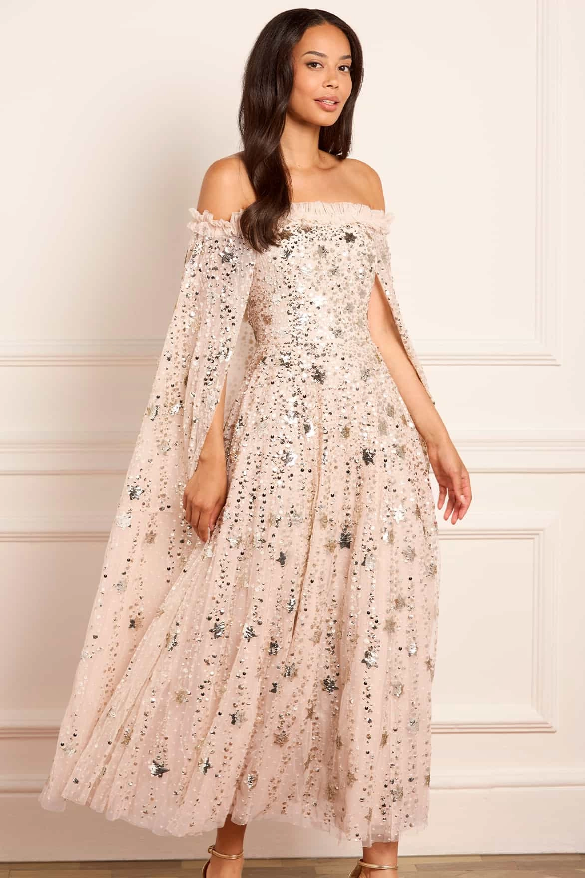 Pose Glow Shooting Stars Cape Ankle Gown