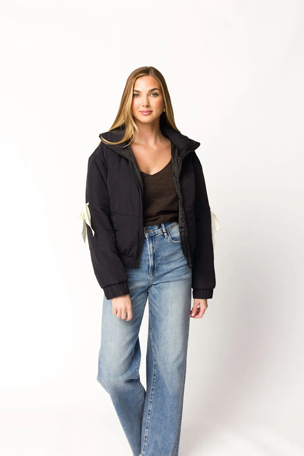 Relaxed Tank MidweightKnit Andy Bow Cropped Puffer Jacket in Black