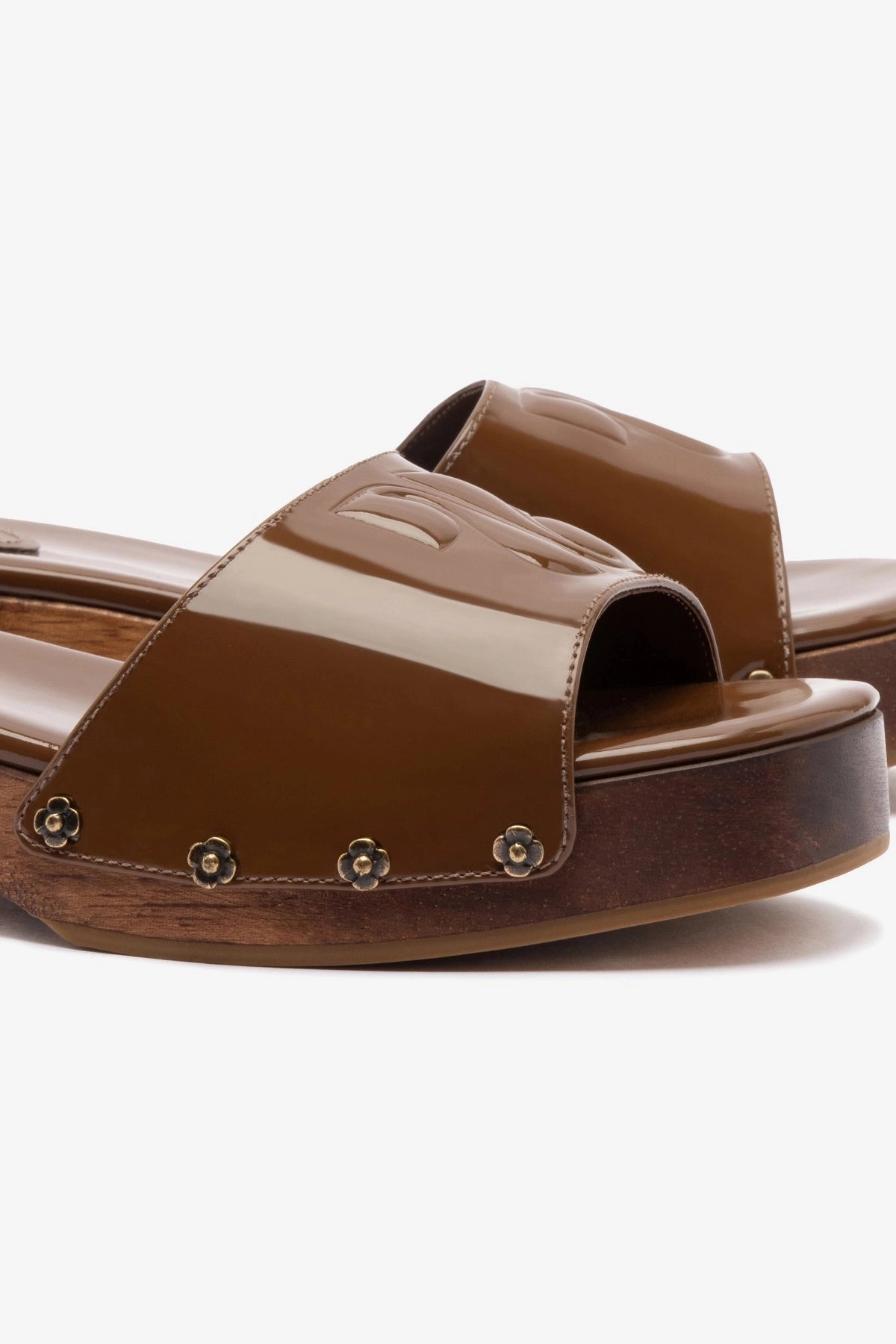 Zuzi Mule In Burnt Umber Patent Leather Eco Friendly Minimalist Fans