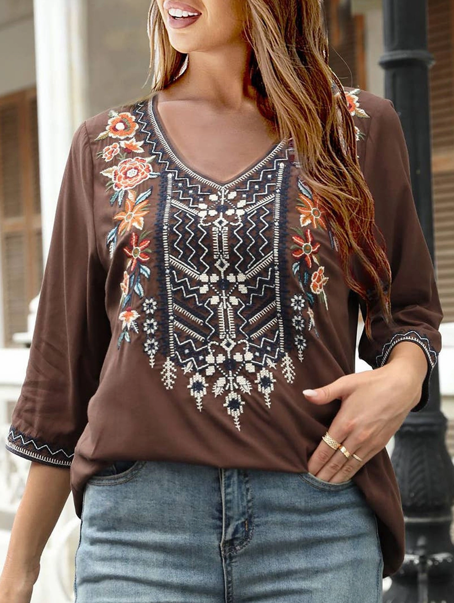 Flexible Neckline COTTON V-NECK PLUS-SIZE EMBROIDERED BLOUSE_CWTBLL0820