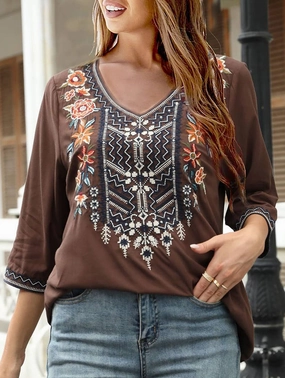 OdorResistant Fabric COTTON V-NECK PLUS-SIZE EMBROIDERED BLOUSE_CWTBLL0820