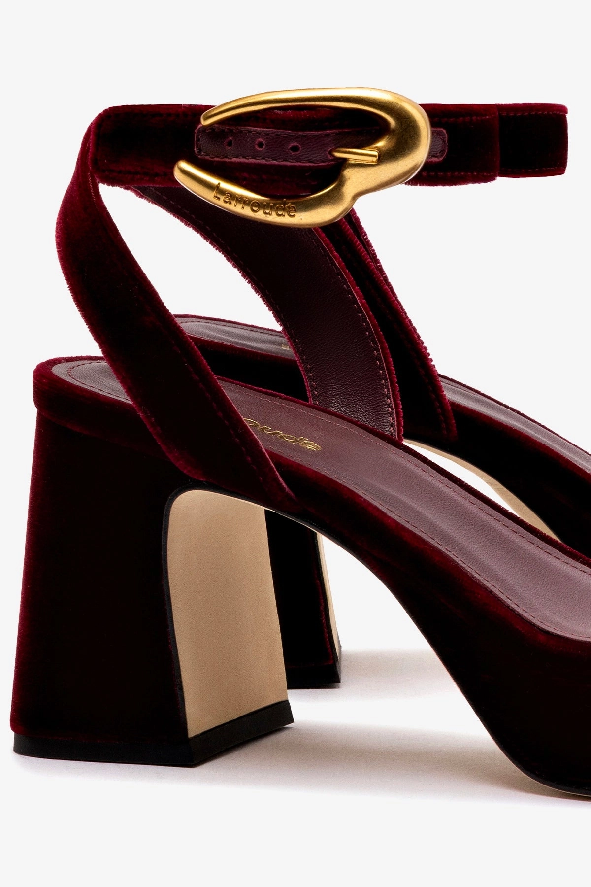 City Pace spring fresh Dolly Verona Low Sandal In Wine Velvet