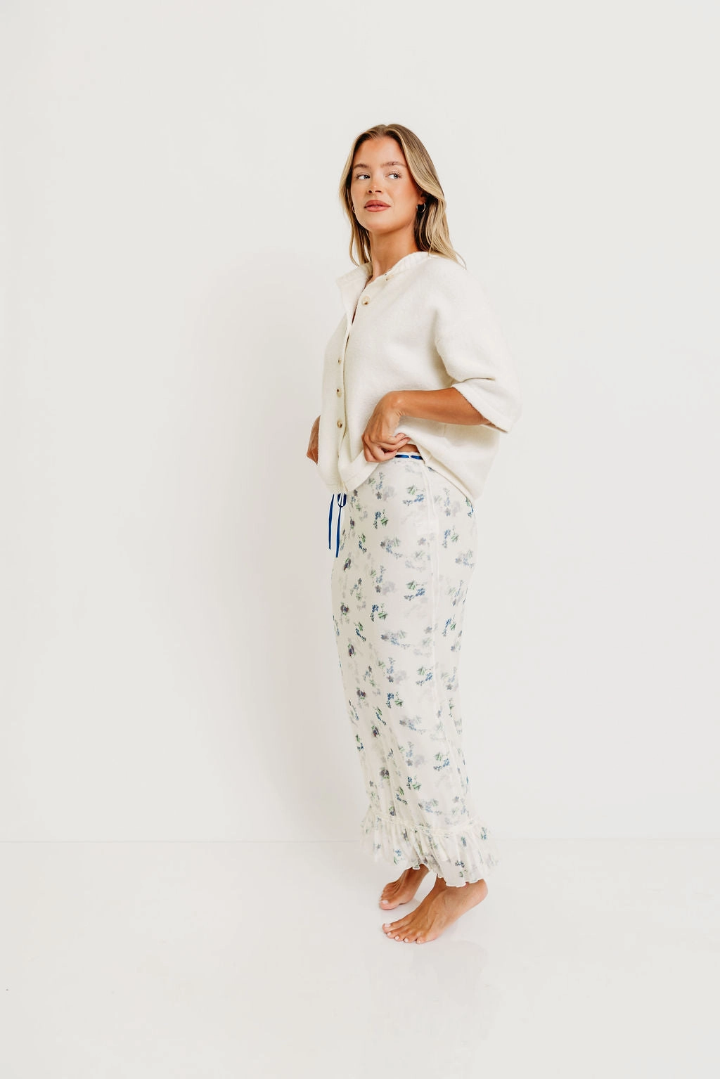 Contrast Stitching Weekend Fashion Tyra Floral Mesh Maxi Skirt in Cream