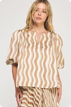 Cooling Technology WrinkleResistant Cloth Noelle Wavy Stripe Top in Peanut Butter Cream