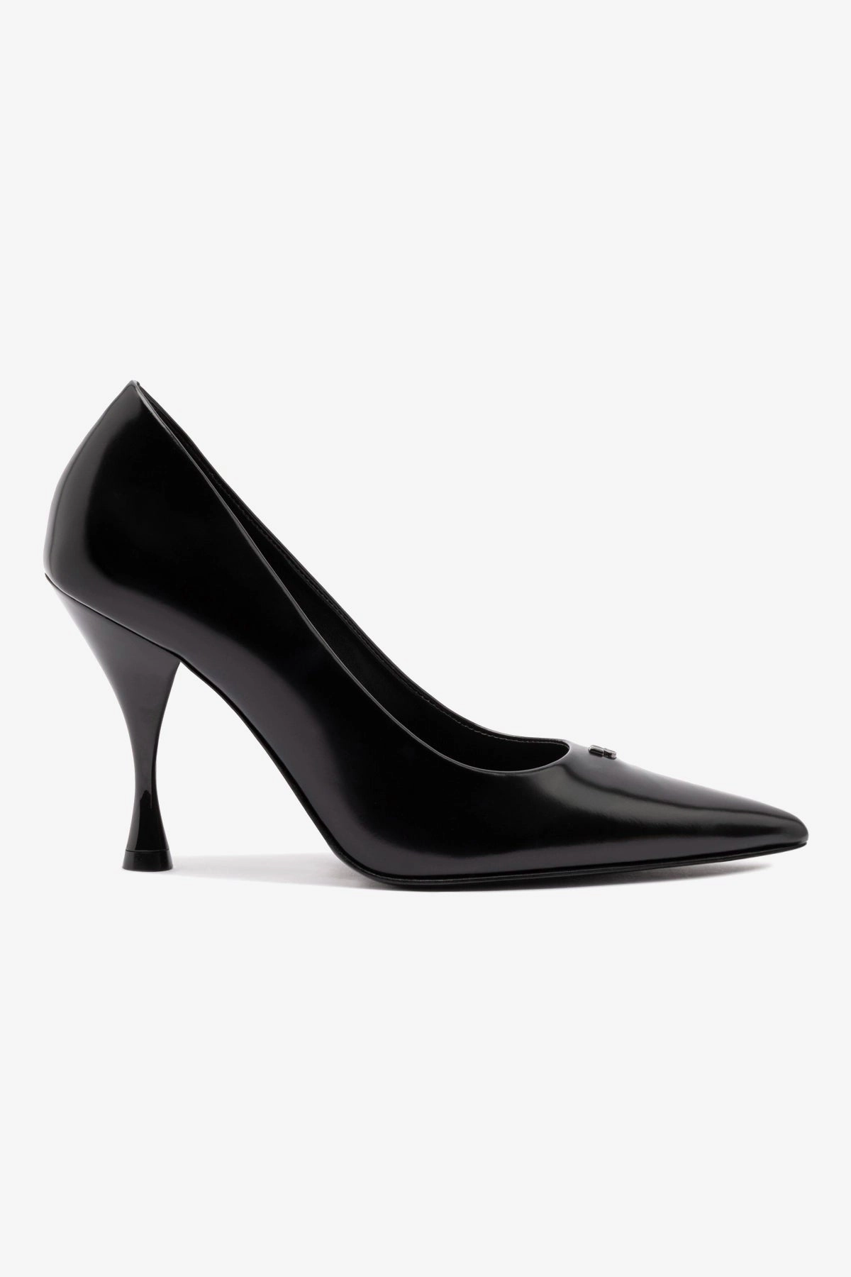 Comfort toe Stone Pump In Black Box Leather