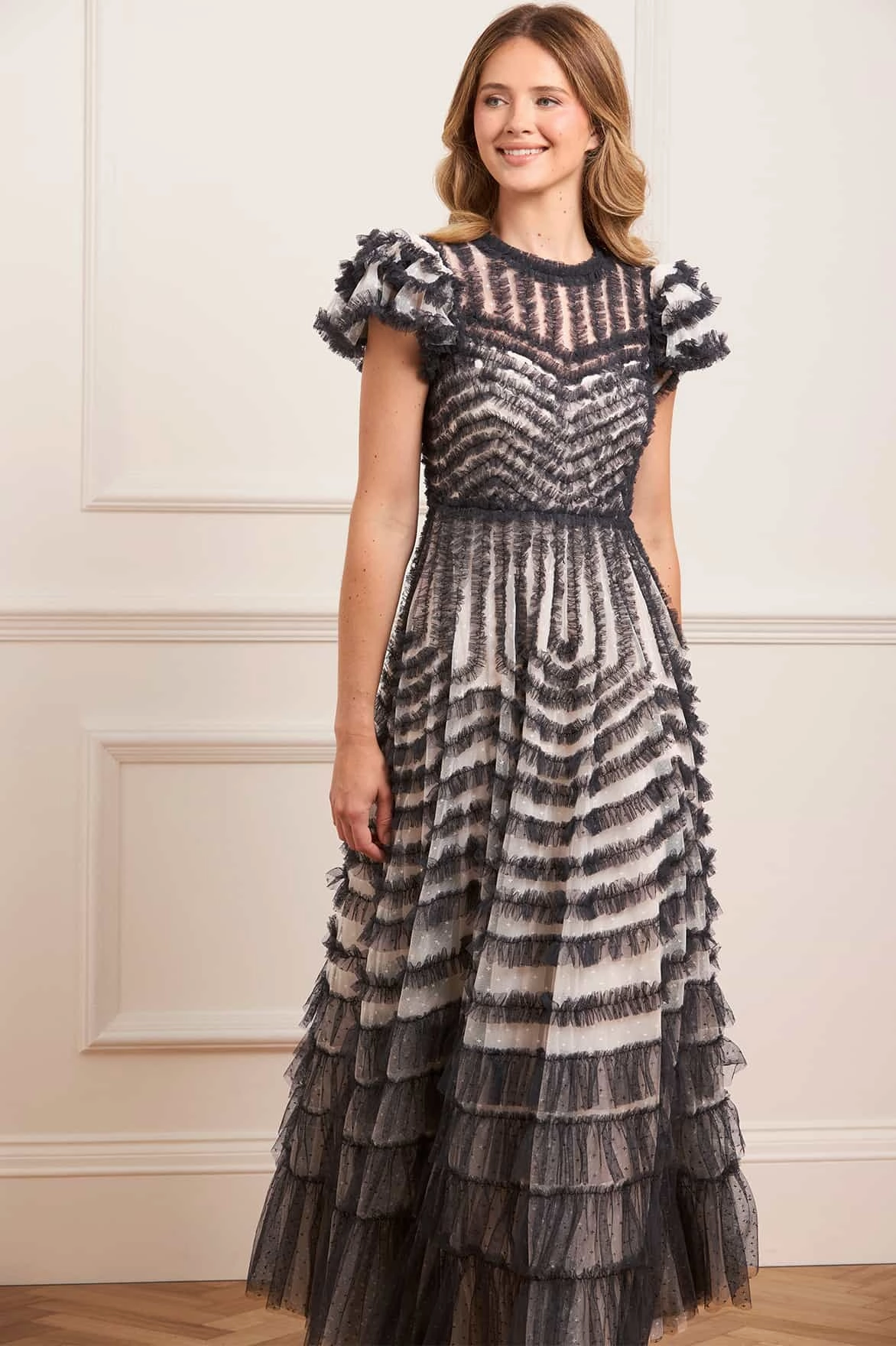 La Vie En Rose Round Neck Short Sleeve Gown Refined fit Gentle Glow