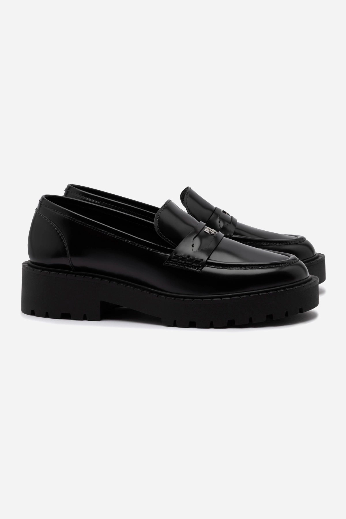 Breathable Upper Skate Cool Suki Lugsole Loafer In Black Box Leather