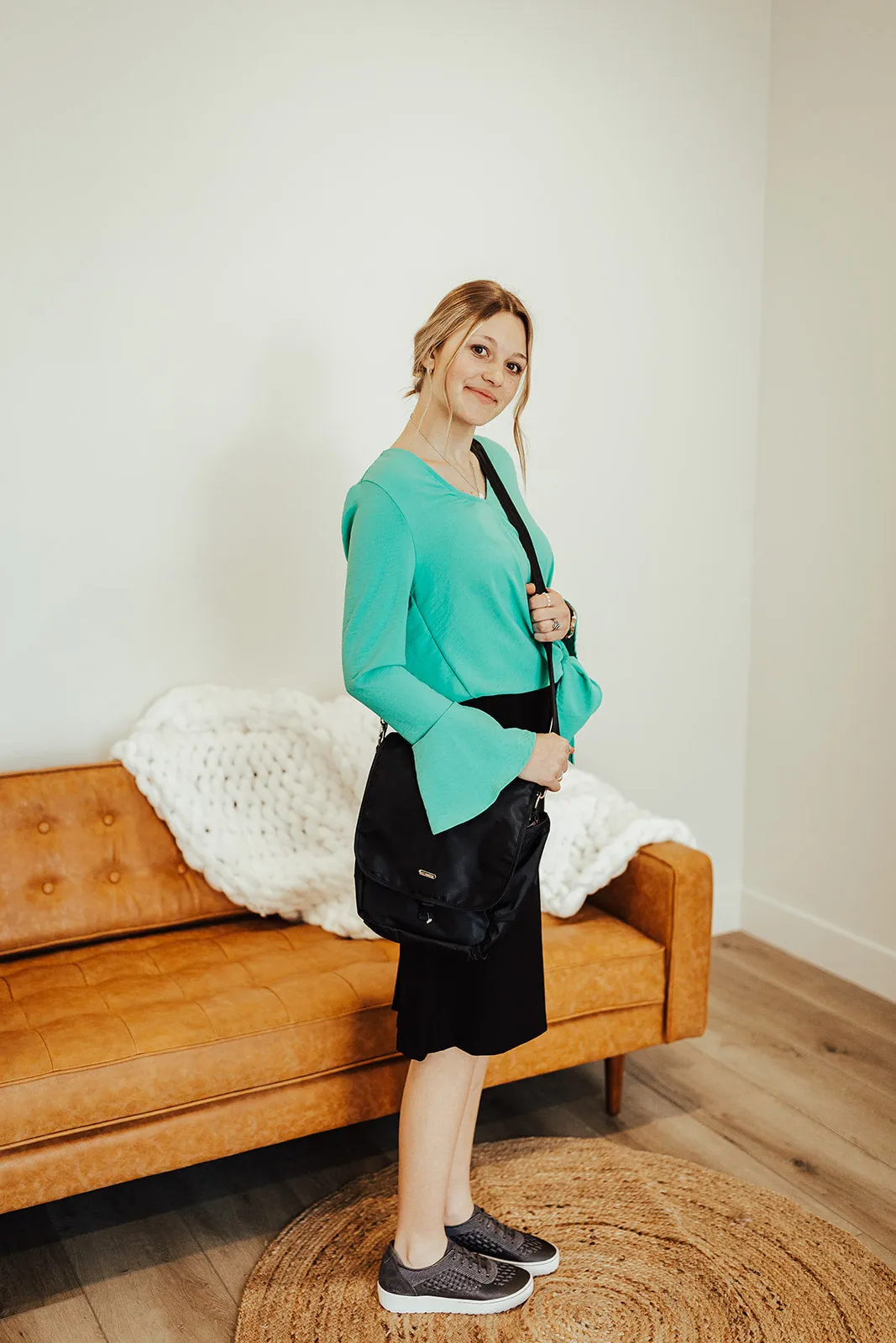 Reinforced Buttonholes Sunshine V-Neck Top