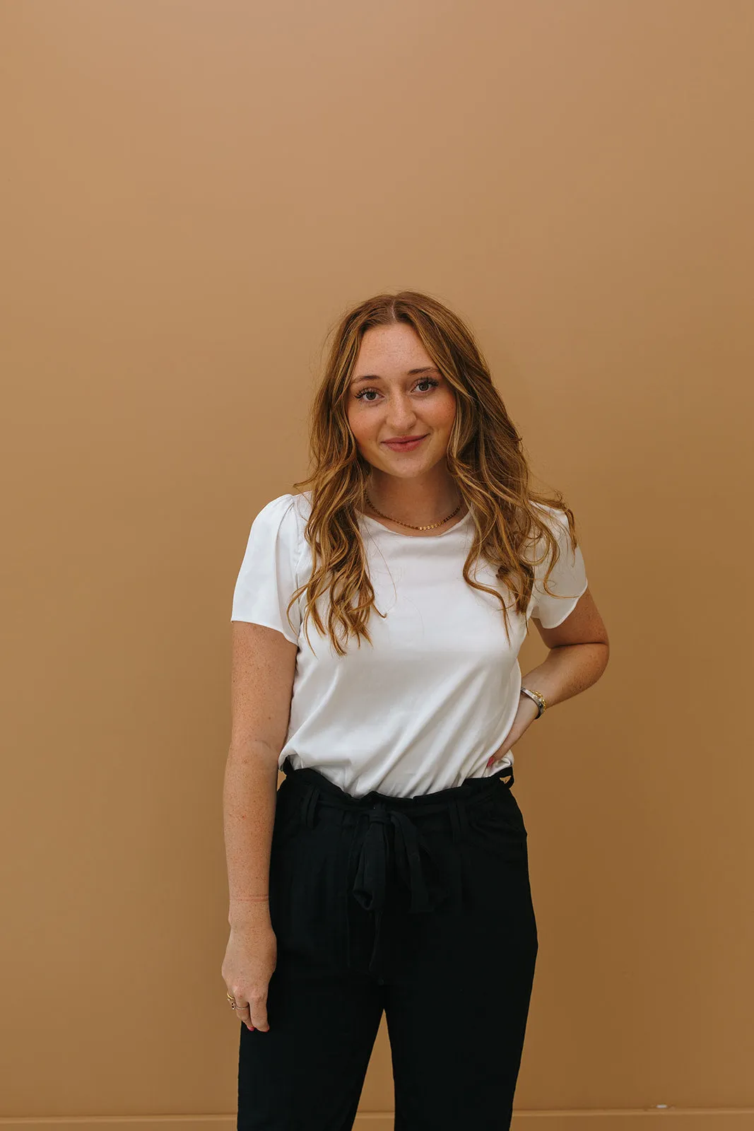 Arlo Top White Wrinkle Resistant Weave Wear Resistant Edge