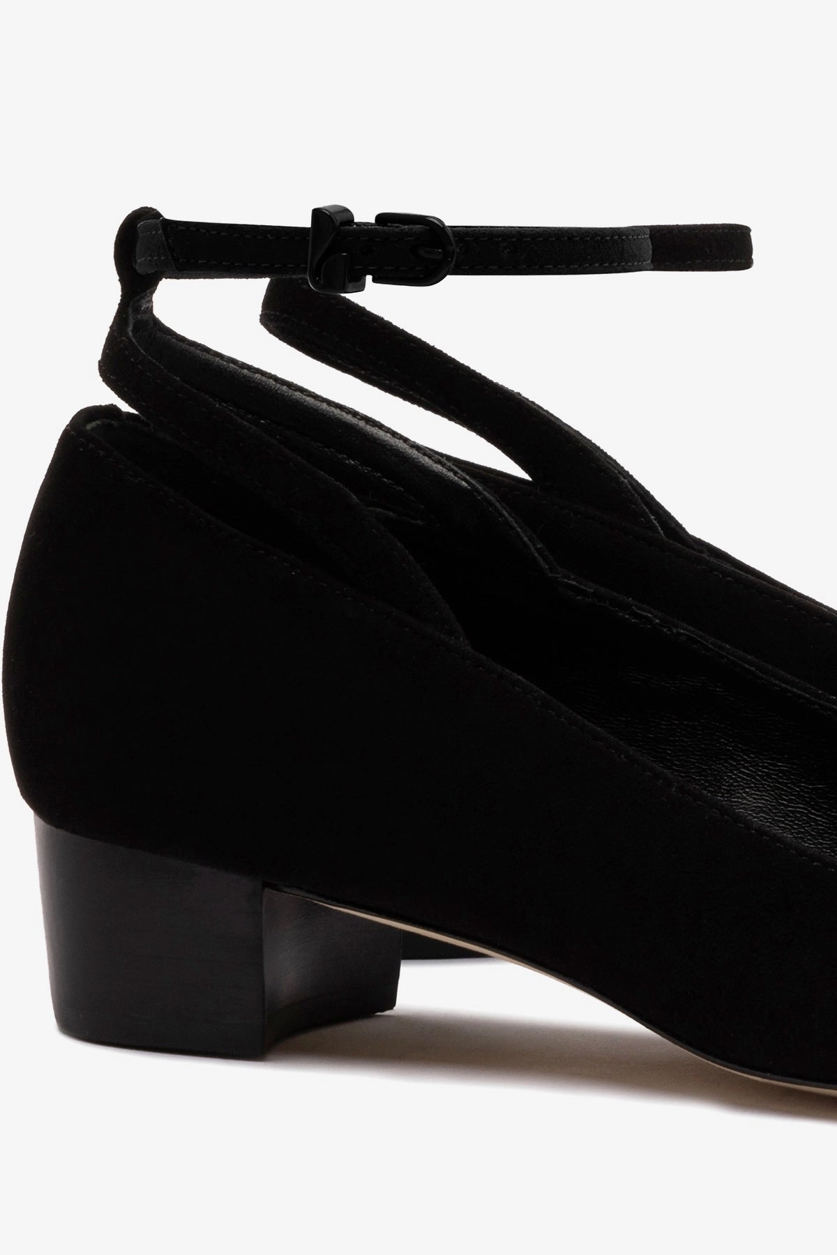 Larroud x CPPXO Pump In Black Leather Soft Collar Lining Power Grip