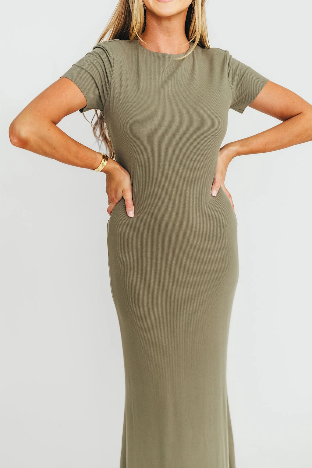 The Charlie Ribbed Maxi Dress in Dusty Olive Green - Bump Friendly Sunset Look Perfectly Styled