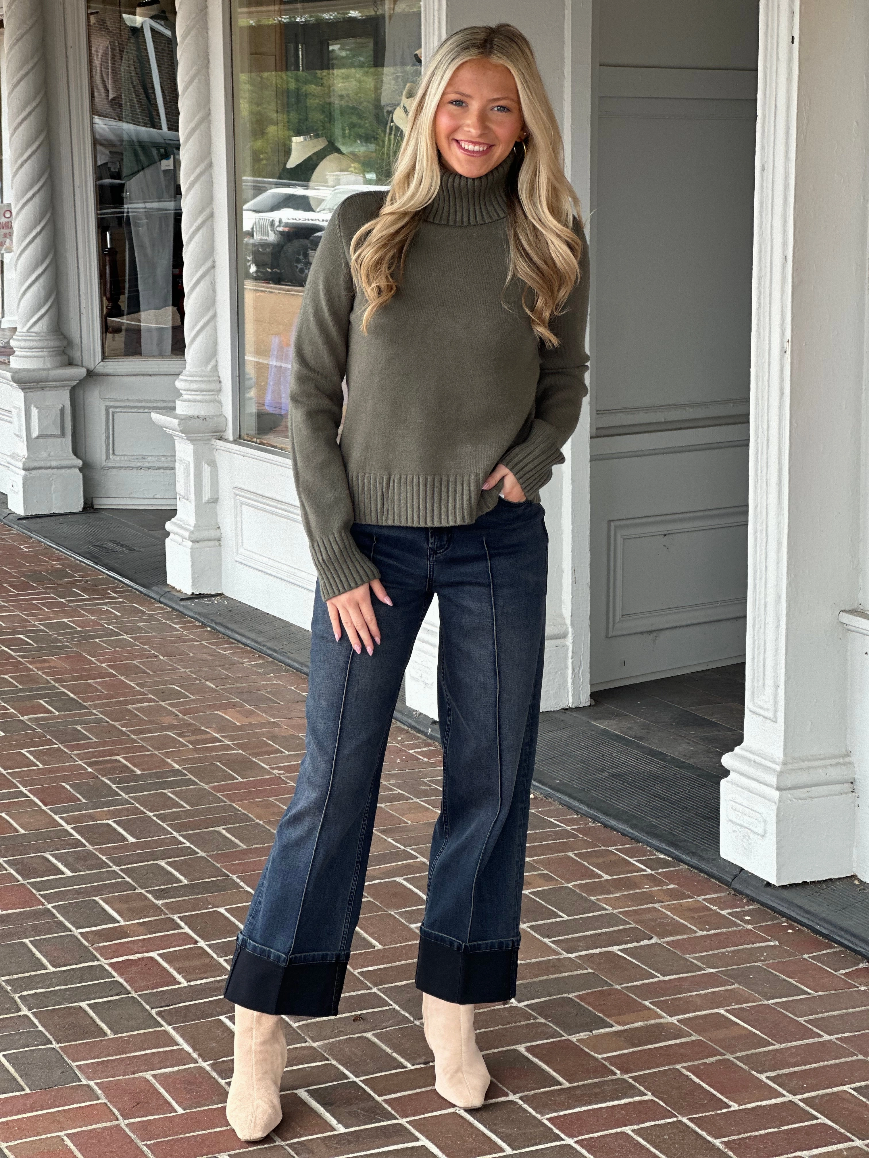 Easy Fit The Merritt Sweater in Olive
