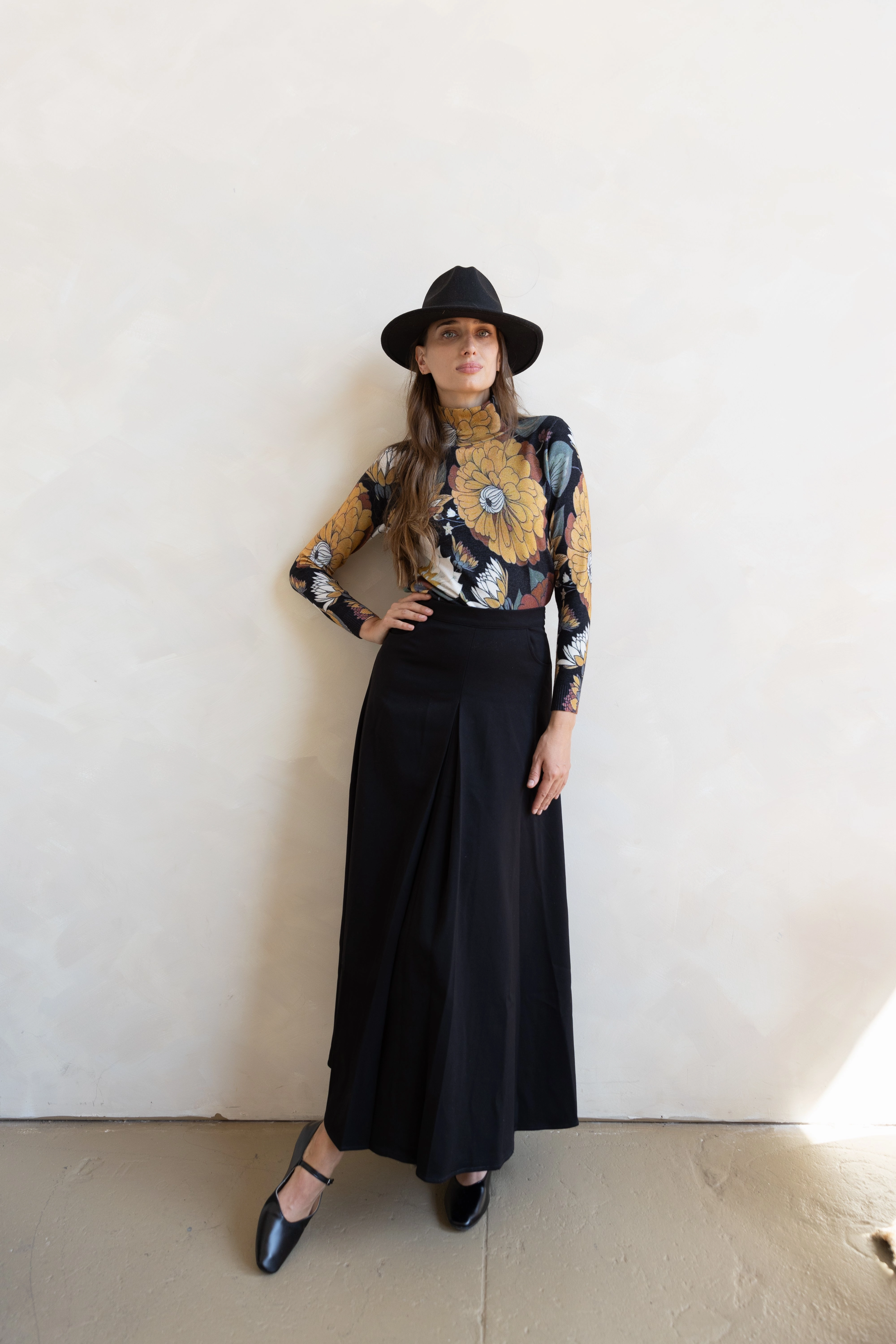 Tia Skirt - Black Relaxed Vibes