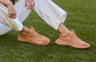 Lightweight Step Toro Max Sport Seasonal Fit