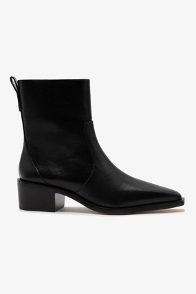 Florencia Low Boot In Black Leather Modern All Day Road Trip