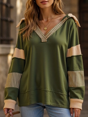 V-neck pullover sweatshirt Chic Tee