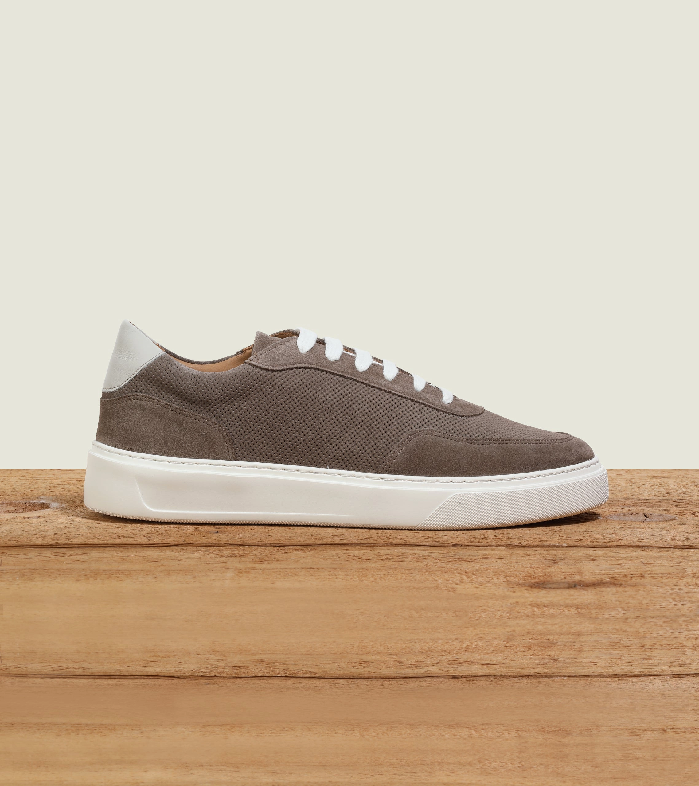 Carver Responsive Feel Easy on Secure And Comfortable