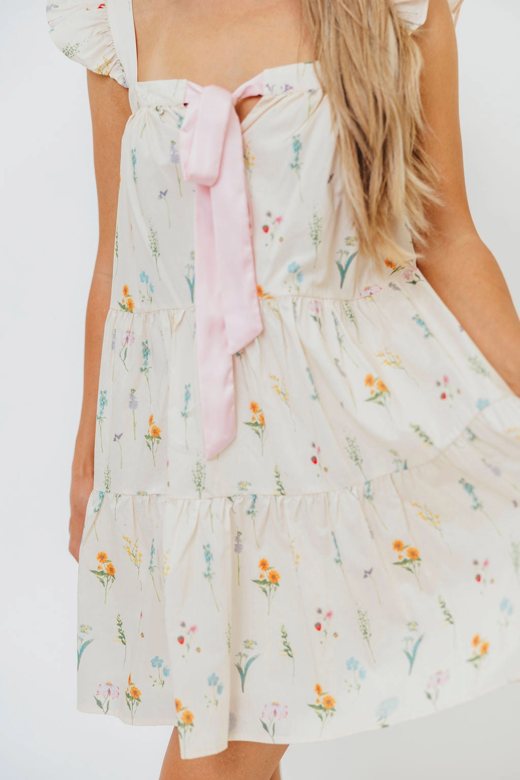 Polished Fit Chic Casual Wear Lulu Flutter Sleeve Mini Dress in Floral