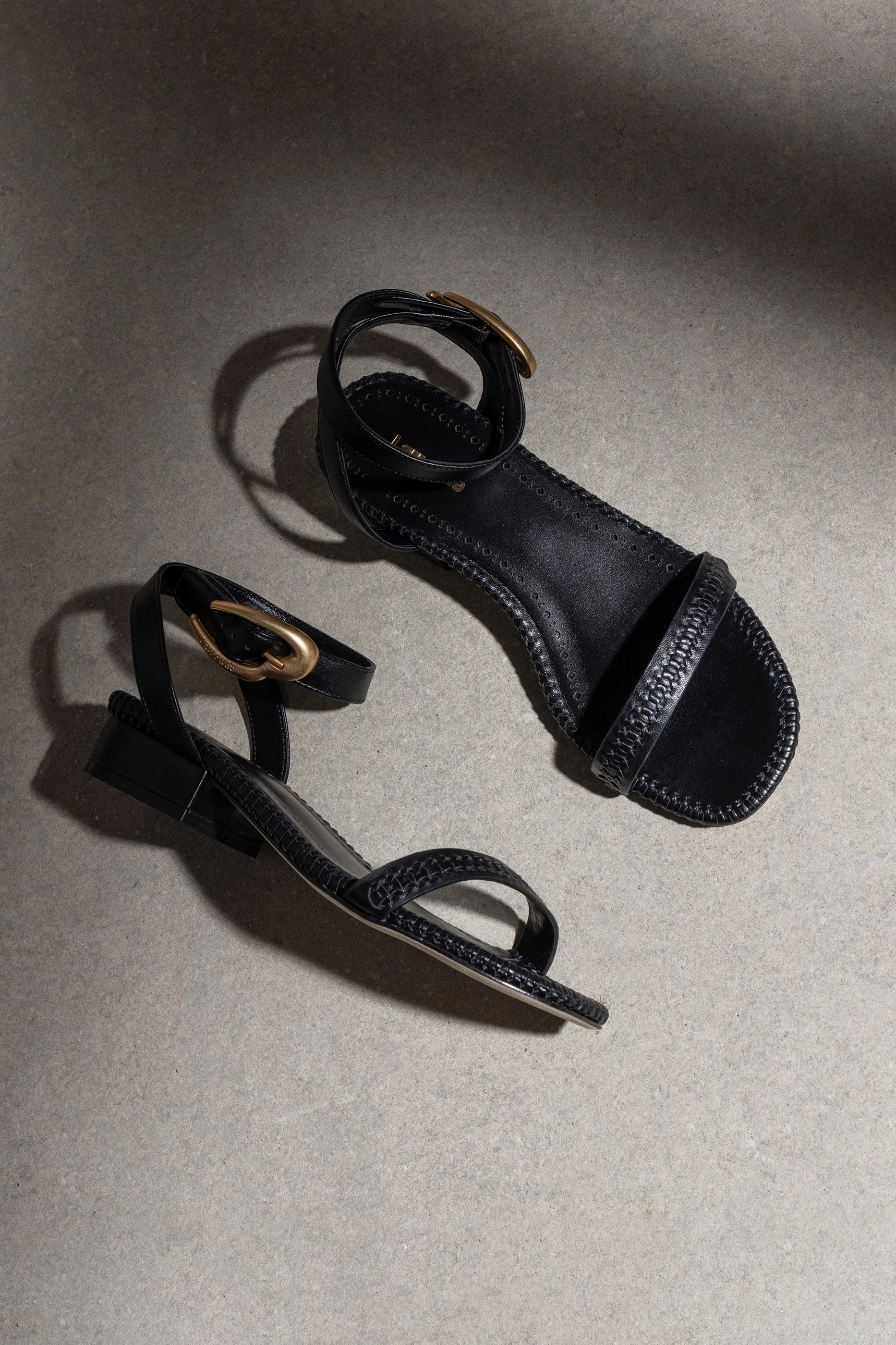 Action Fast velcro Verona Flat Sandal In Black Leather