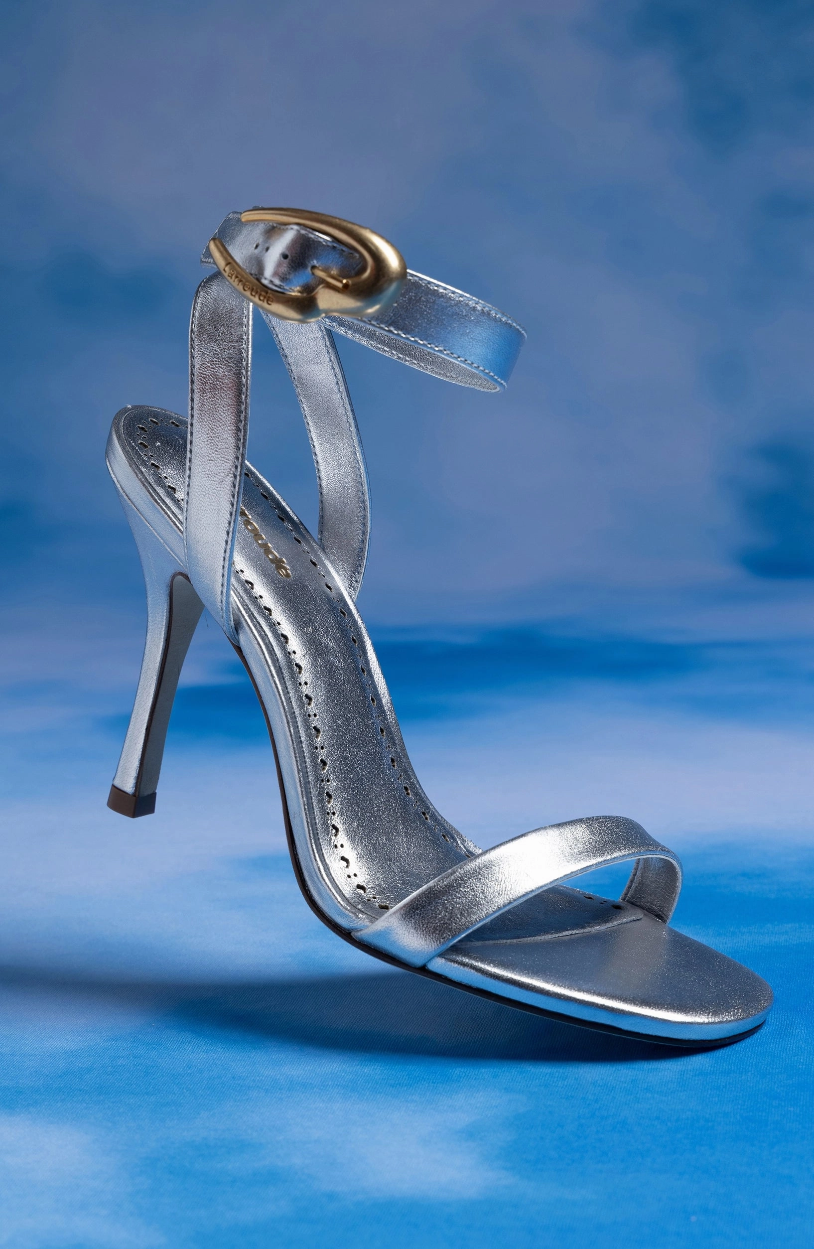 Bright tone Verona Sandal In Silver Metallic Leather
