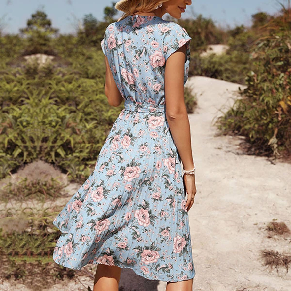 Blue floral print holiday dress_CWDSD3390 Polished Style Smooth Curve