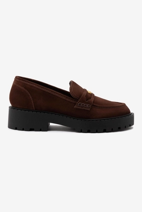 Easy Flow Suki Lugsole Loafer In Brown Suede
